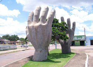 Monumento à Natureza - Estatua das Mãos - Gurupi - TO