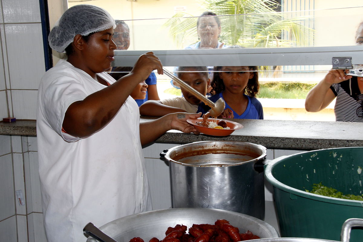 Foto 1 Estudantes receberão reajuste para merenda escolar em 2017