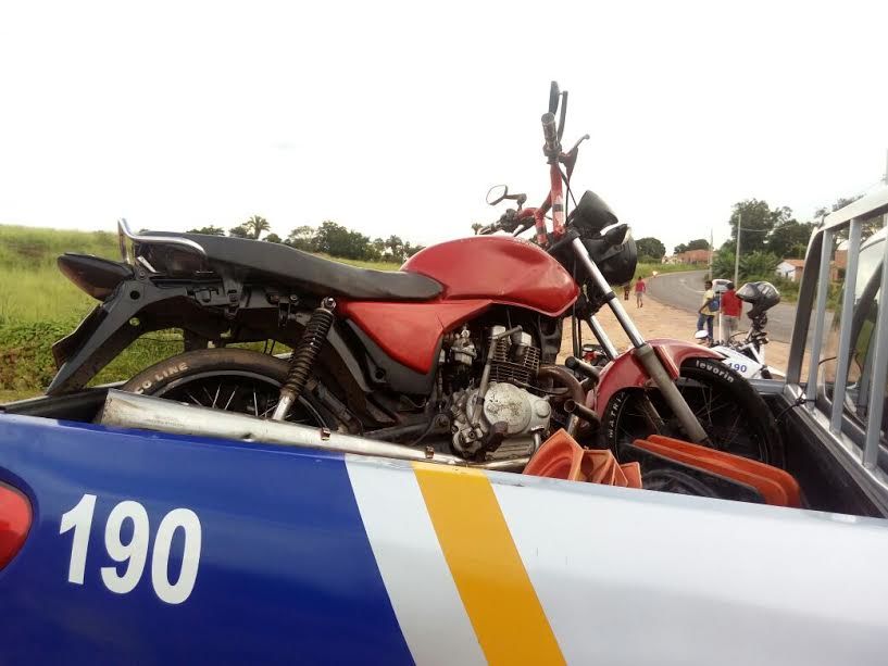 A moto utilizada pelo traficante foi apreendida pela PM.