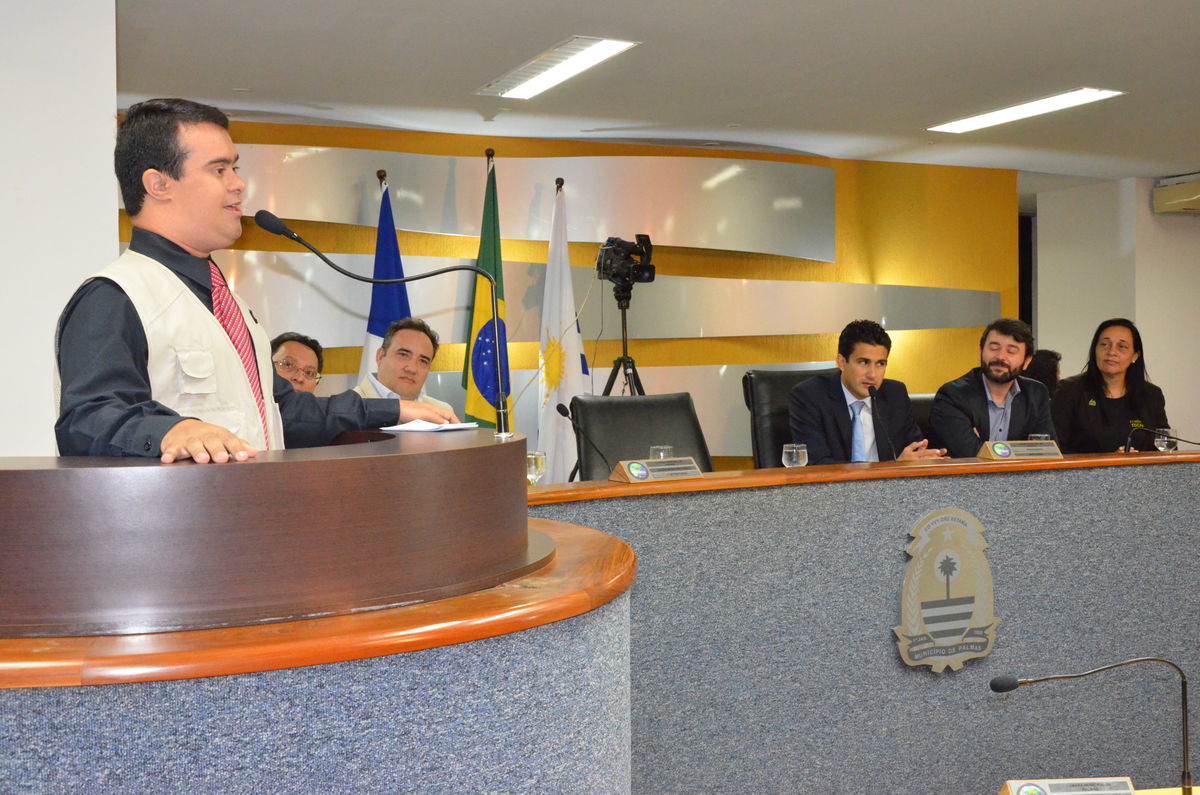 Aluna d Apae de Palmas, Marden Cavalcante discursa durante sessão_ credito Cleober taquara