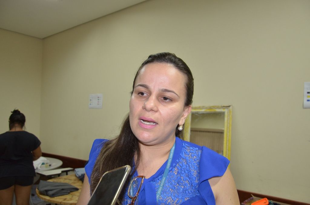 Assistente social e membro da equipe Matricial de Humanização do hospital, Millena Uchoa