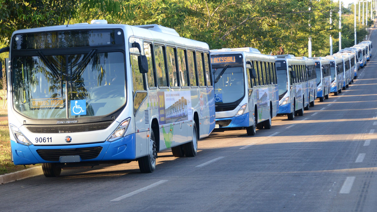 Novos ônibus e Ponto Taquari 22.06.17 JS (422)