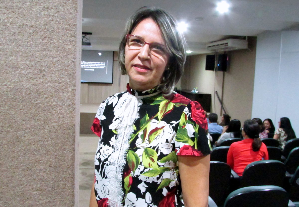 Coordenadora pedagógica do Colégio Estadual Tiradentes, Ivone Vidigal (Foto: Núbia Daiana Mota / Governo do Tocantins)