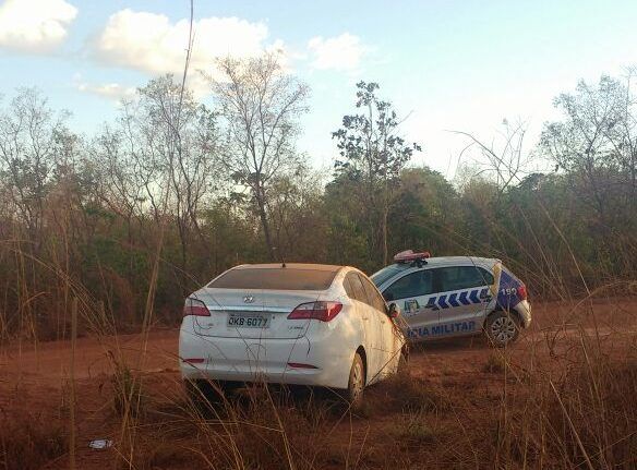 Veículo furtado é localizado abandonado na zona rural de Paraíso