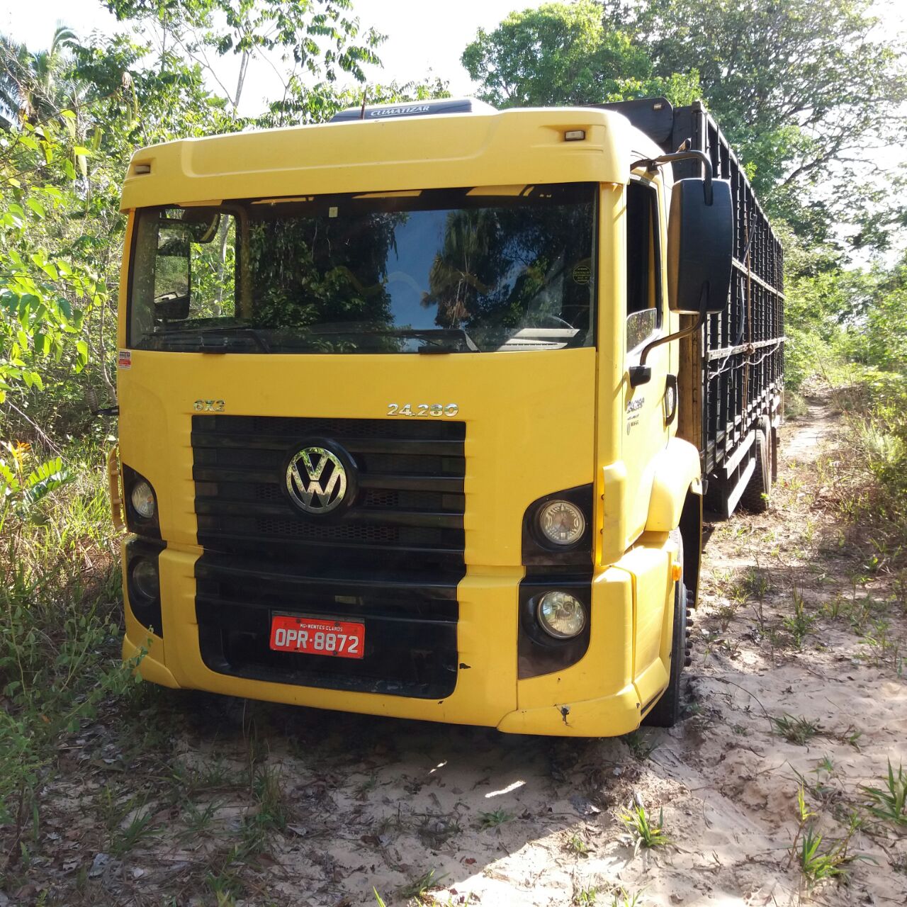 Caminhão clonado. Seria usado para transportar a carga. (Crédito: Divulgação PMTO)