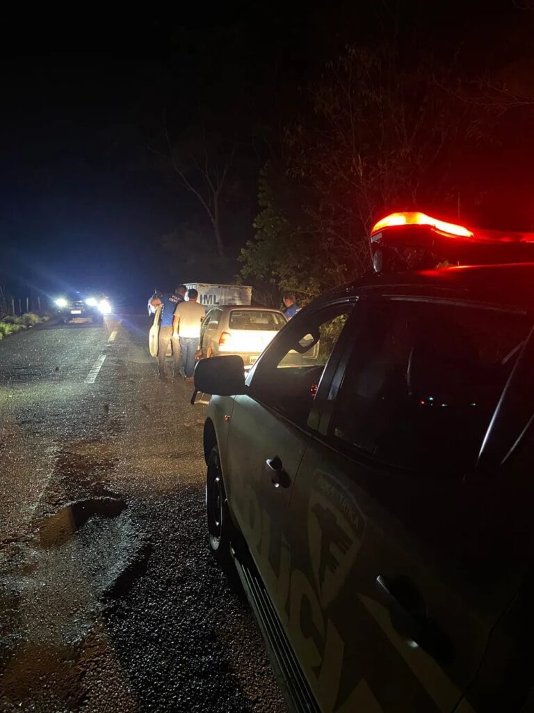 Troca de tiros na TO-255 acaba com morte de suspeito de furto de carro, entre Porto Nacional e Fátima, na noite dessa sexta-feira, 06.