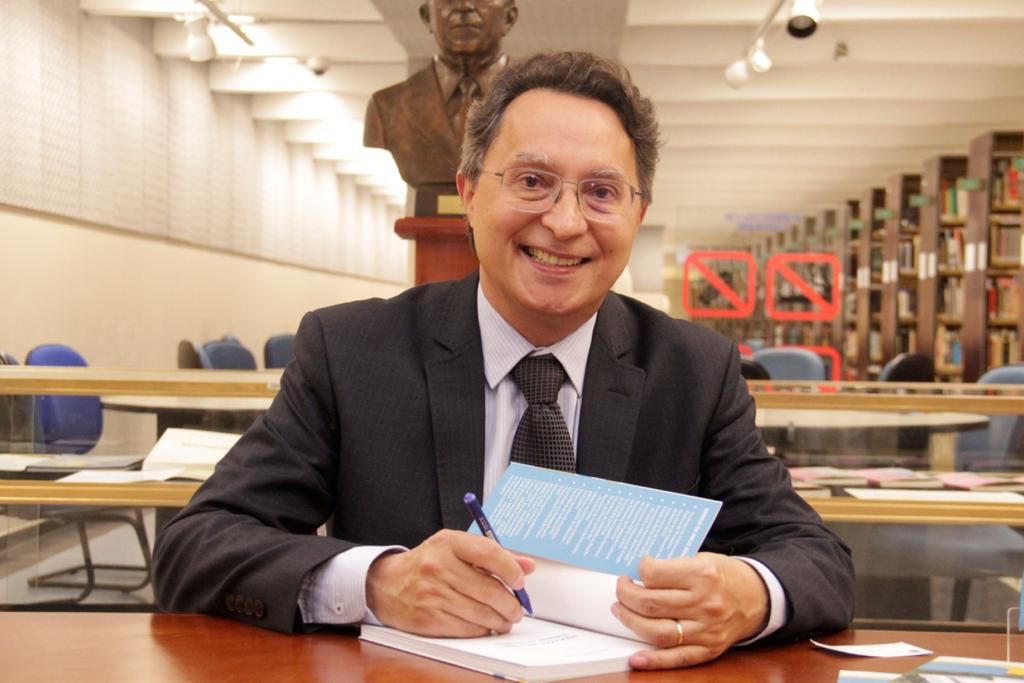 Ex-secretário Danilo Melo lança livro na Aleto - Foto - Divulgação