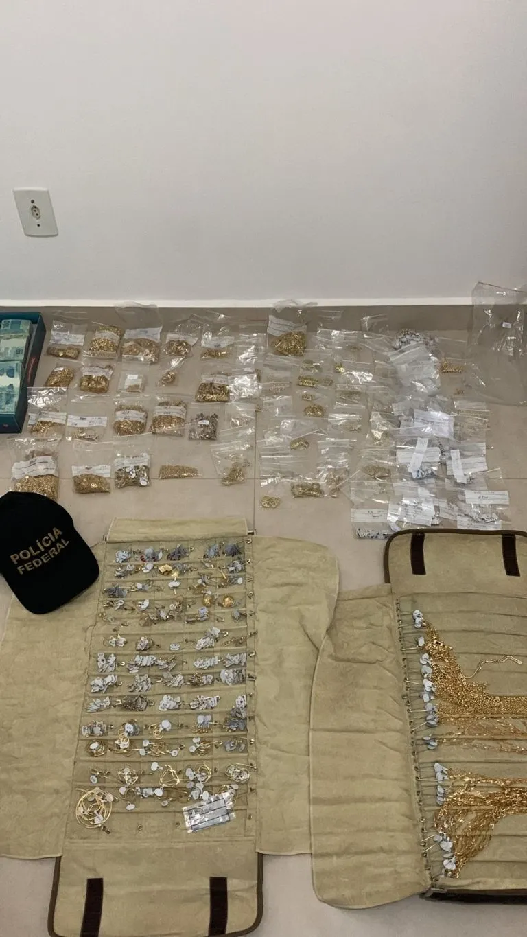 Dinheiro e joias apreendidas em operação - Foto - Polícia Federal