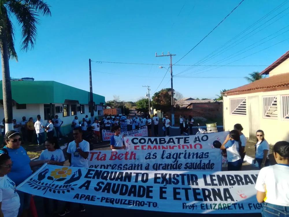 Amigos e familiares fizeram manifestação cobrando justiça - Foto- Divulgação