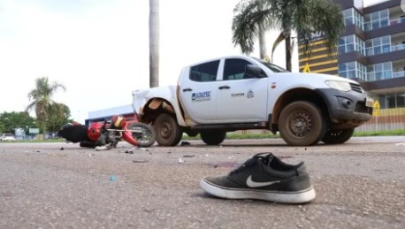 Um dos veículos envolvidos foi uma caminhonete da Adapec - Foto - Djavan Barbosa/Jornal do Tocantins