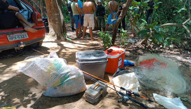 A partir de denúncia, fiscalização chegou a acampamento de pescadores na área de abrangência do Lago da UHE Lajeado, em Palmas - Foto - Naturatins/Governo do Tocantins