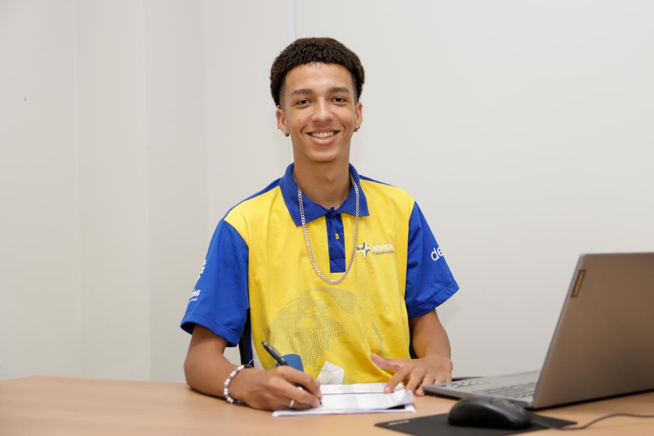 Marcos Henrique de Carvalho, 17 anos, é estudante da rede pública estadual e está inserido no programa Jovem Trabalhador – Foto: Emerson Silva / Governo do Tocantins