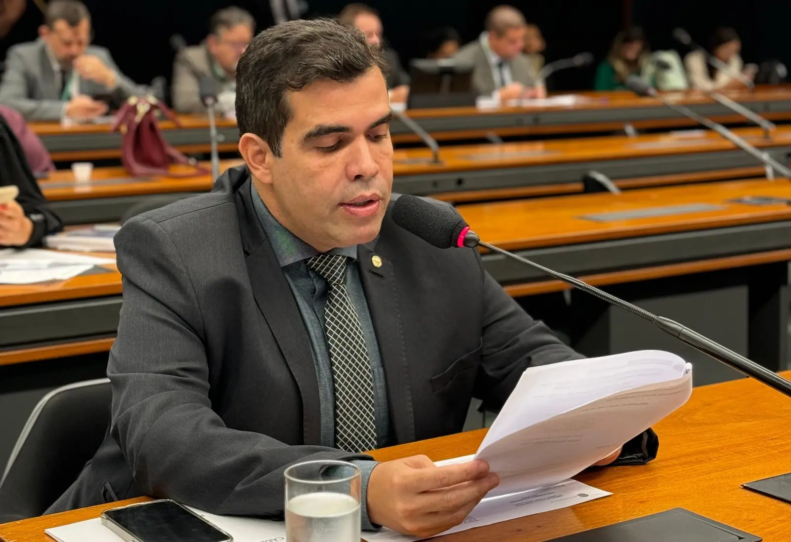 Ricardo Ayres garante às pessoas com deficiência auditiva custos mais baixos para obtenção de CNH