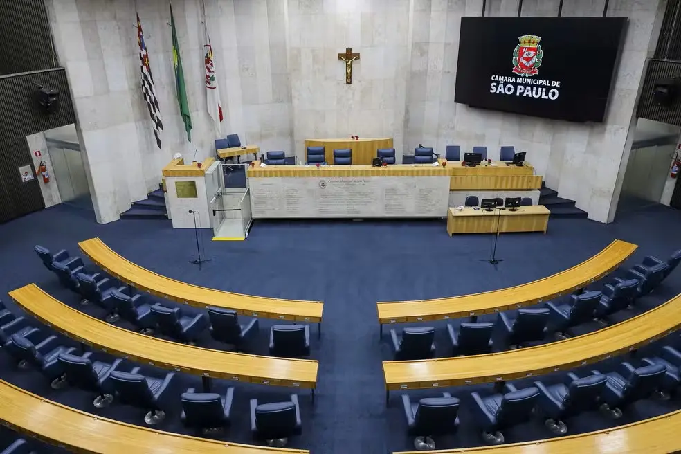 STF vai julgar se uso de símbolos religiosos em órgãos públicos fere o Estado laico; entenda