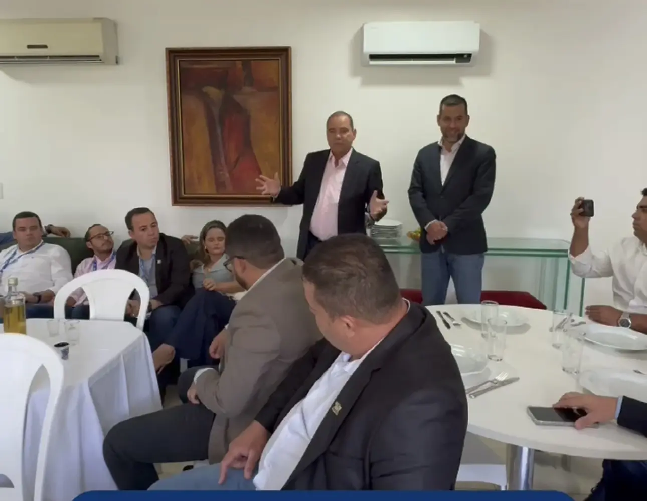 Em almoço com prefeitos em Brasília, ex-senador defende candidatura do filho Vicentinho Jr  ao Senado