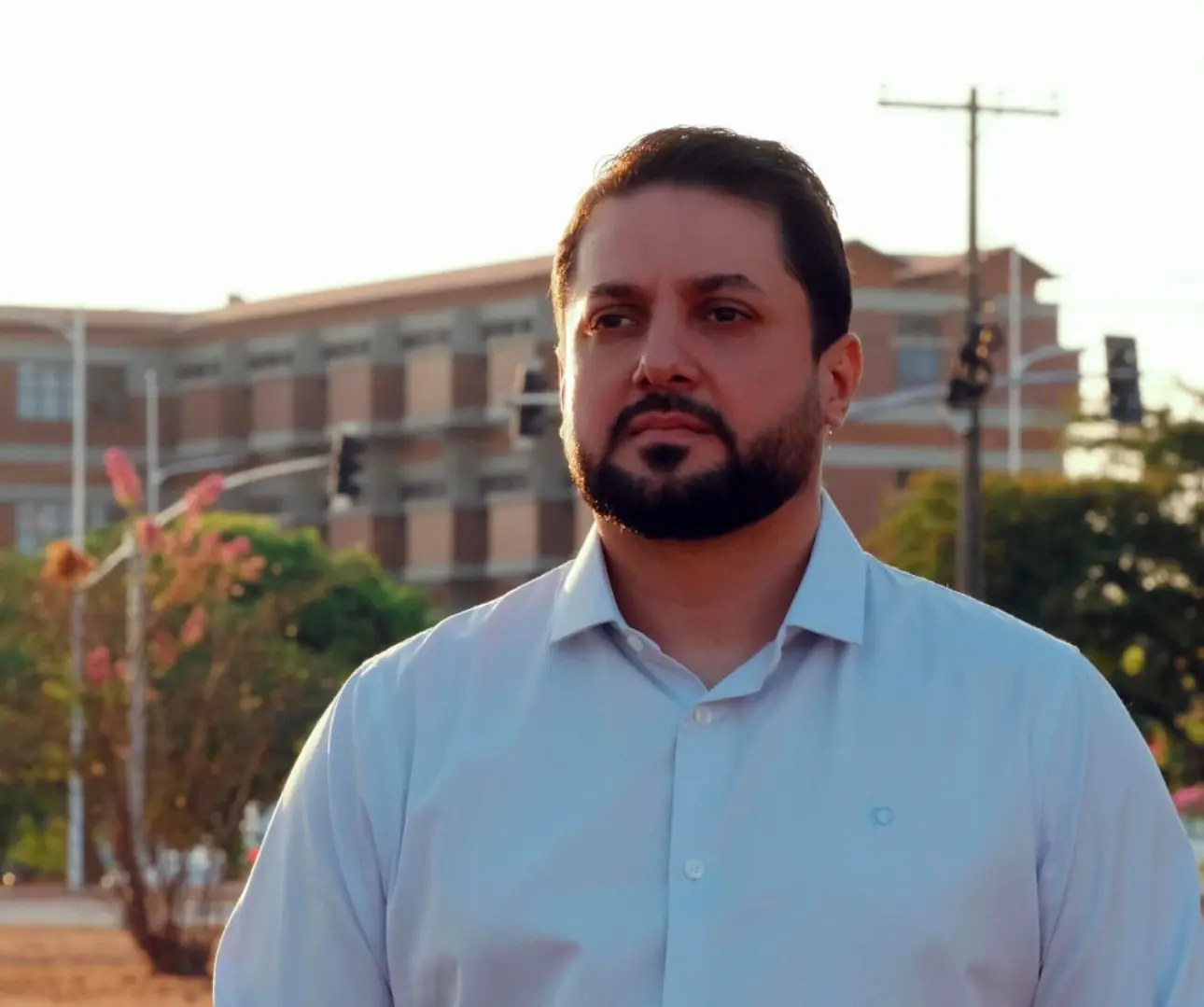 ENTREVISTA GAZETA: Dr Vinicius defende reestruturação da saúde, nome “imparcial” para presidência da Câmara e diz que será independente