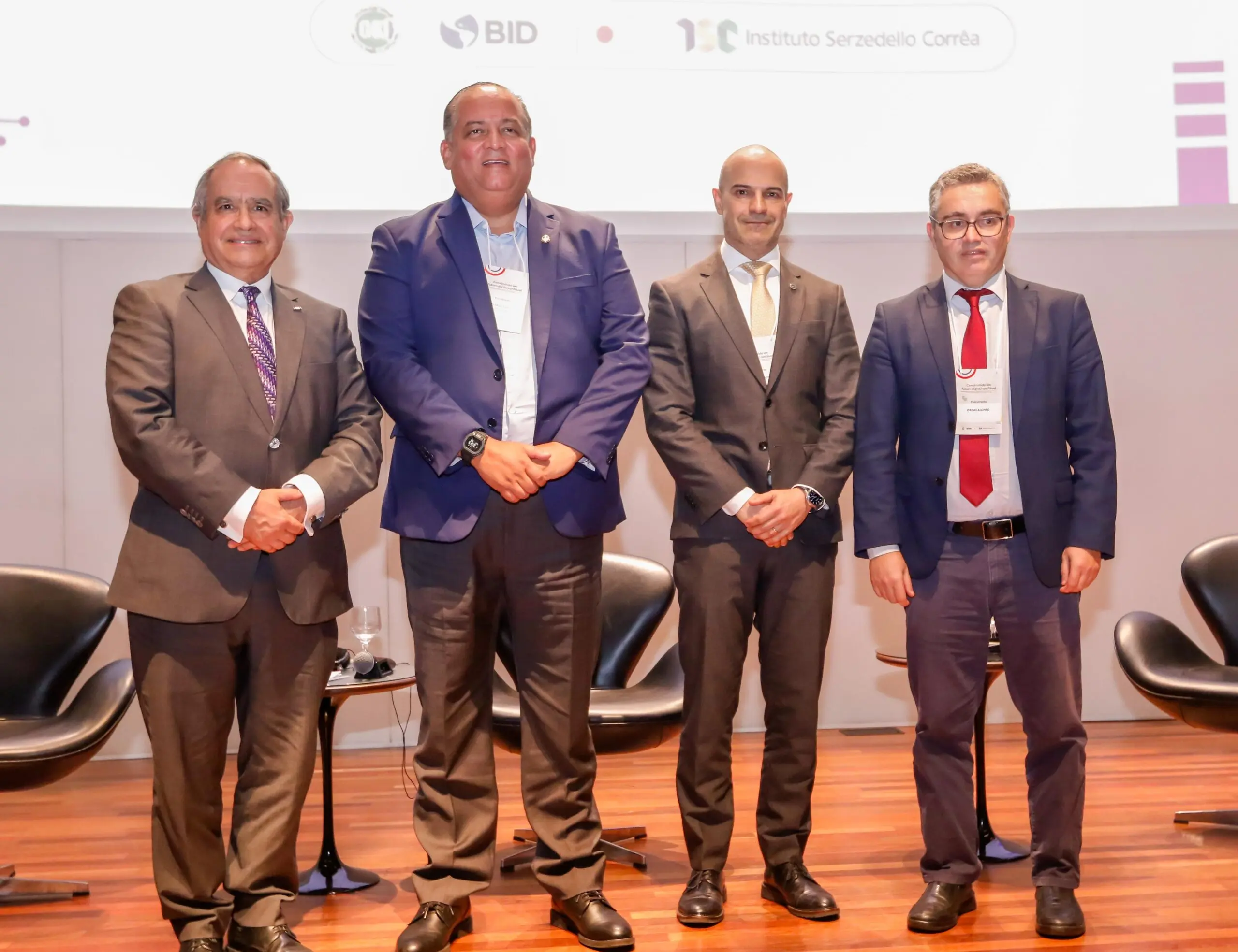 Senador Eduardo Gomes participa de Encontro Internacional de Cibersegurança