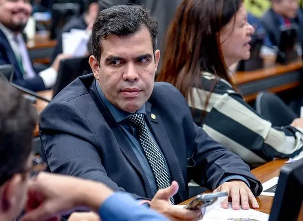 Comissão aprova relatório de Ayres que amplia pena para crime de trânsito praticado sob efeito de álcool