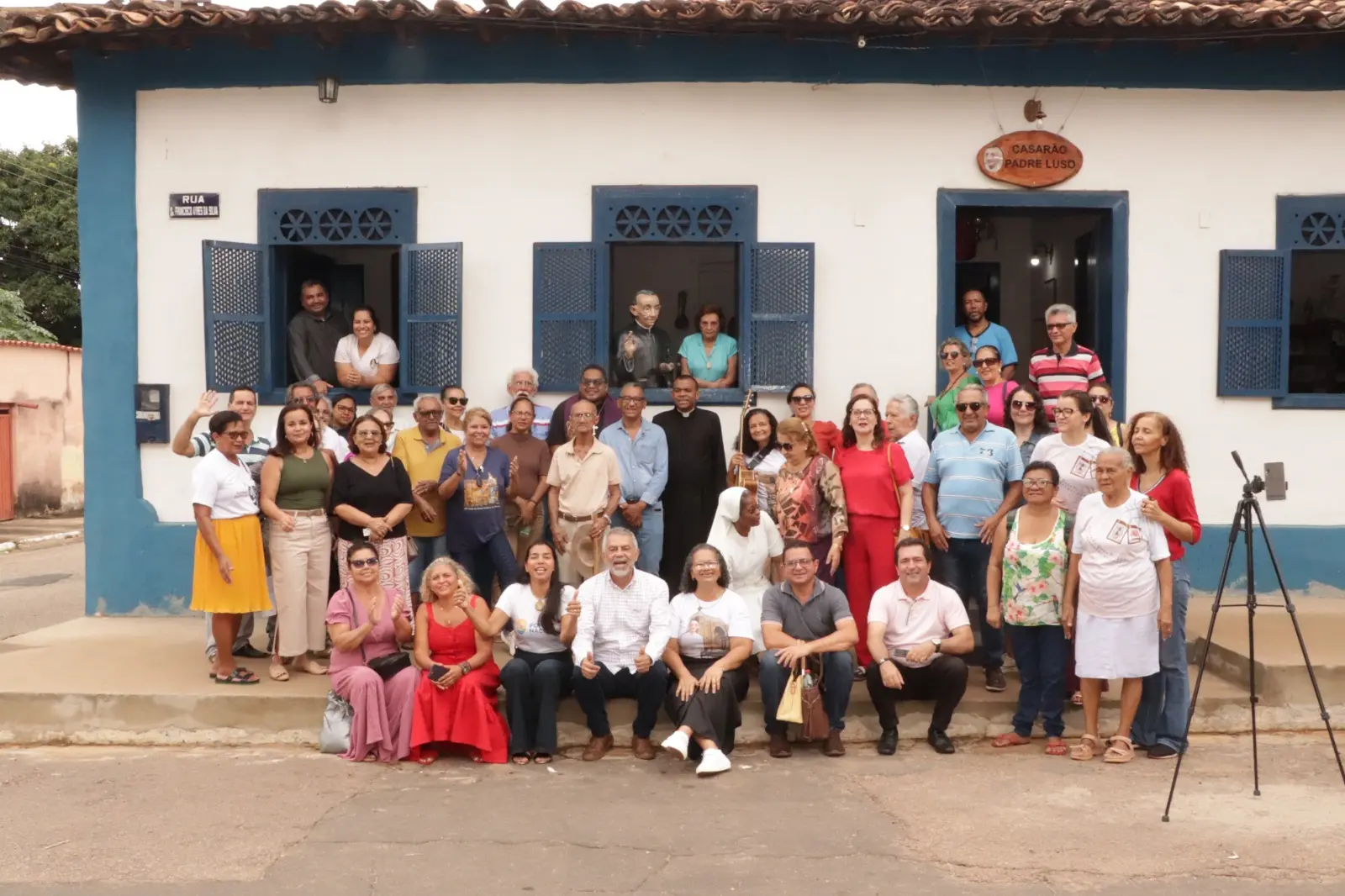 Inaugurado, novo busto de Padre Luso emociona familiares e tem potencial de ampliar turismo em Porto Nacional