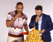 Brasileiros dão árvore de Natal de coxinhas para ator Will Smith