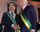Homenagem! Wanderlei recebe das mãos de Caiado a mais importante honraria do Estado de Goiás
